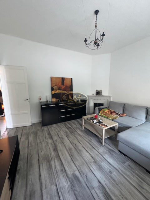 Appartement - 100 m² - 2 pièces