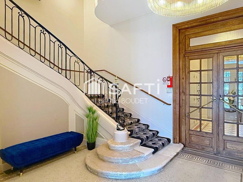 Appartement - 153 m² - 6 pièces