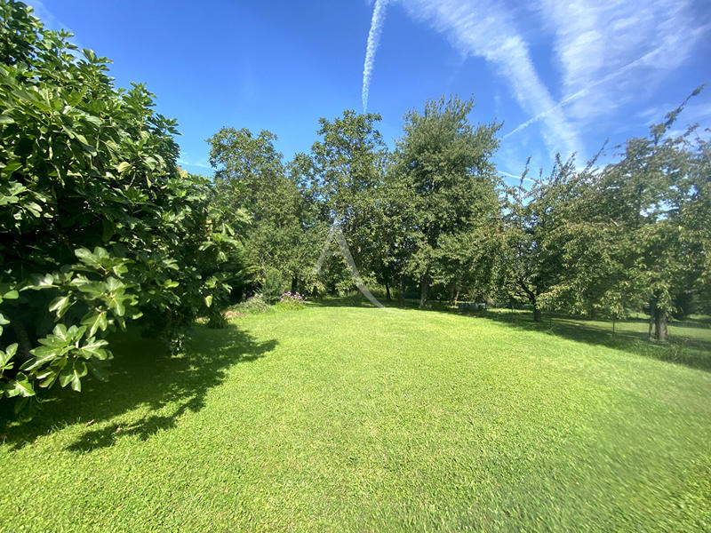 Maison - 214 m² - 8 pièces