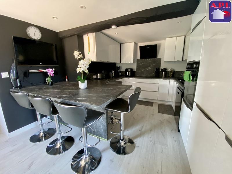 Maison - 195 m² - 7 pièces