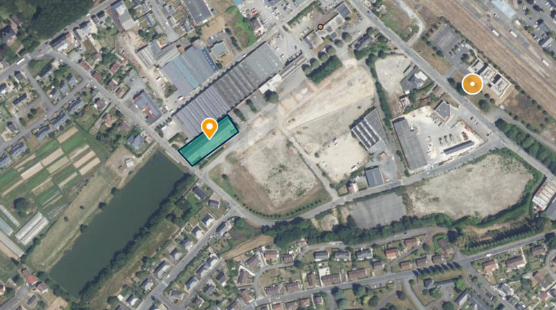 Local commercial - 2 715 m² - 8 pièces