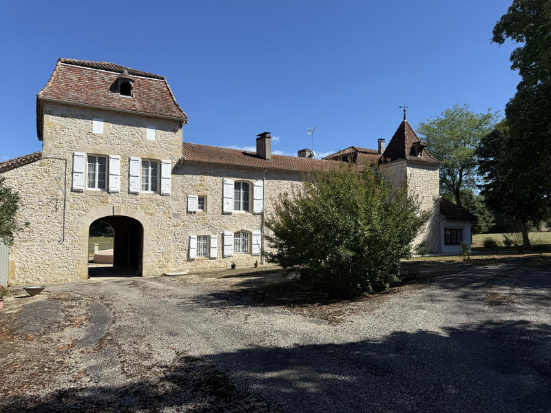 Maison - 400 m² - 12 pièces