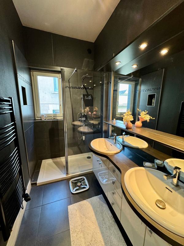 Maison de ville - 373 m² - 10 pièces