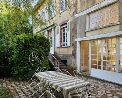 Maison - 205 m² - 8 pièces