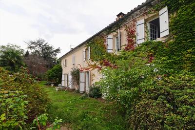Maison - 250 m² - 9 pièces