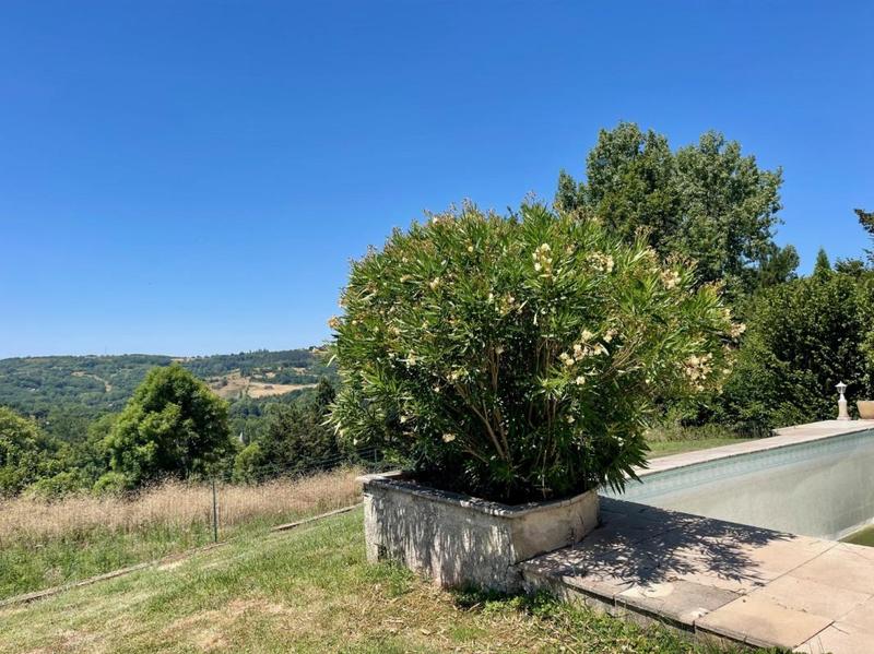 Maison - 165 m² - 6 pièces