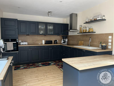 Maison - 235 m² - 6 pièces