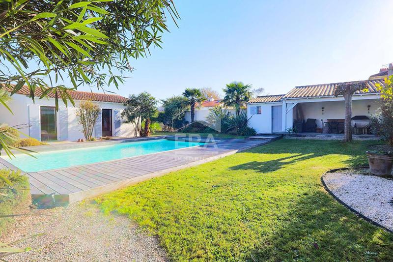 Maison - 197 m² - 8 pièces