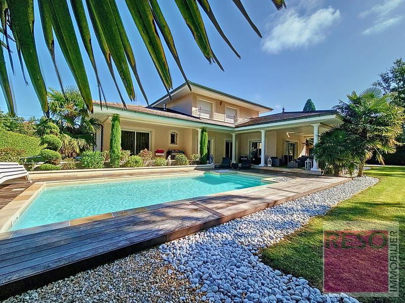 Villa - 274 m² - 7 pièces