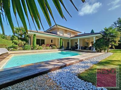 Villa - 274 m² - 7 pièces