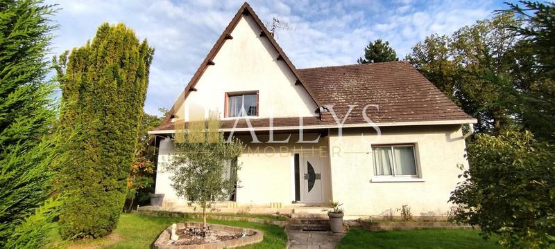 Maison - 165 m² - 8 pièces