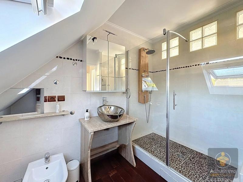 Maison - 208 m² - 6 pièces