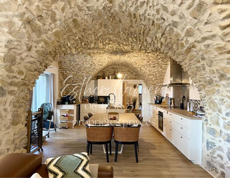 Appartement - 108 m² - 3 pièces