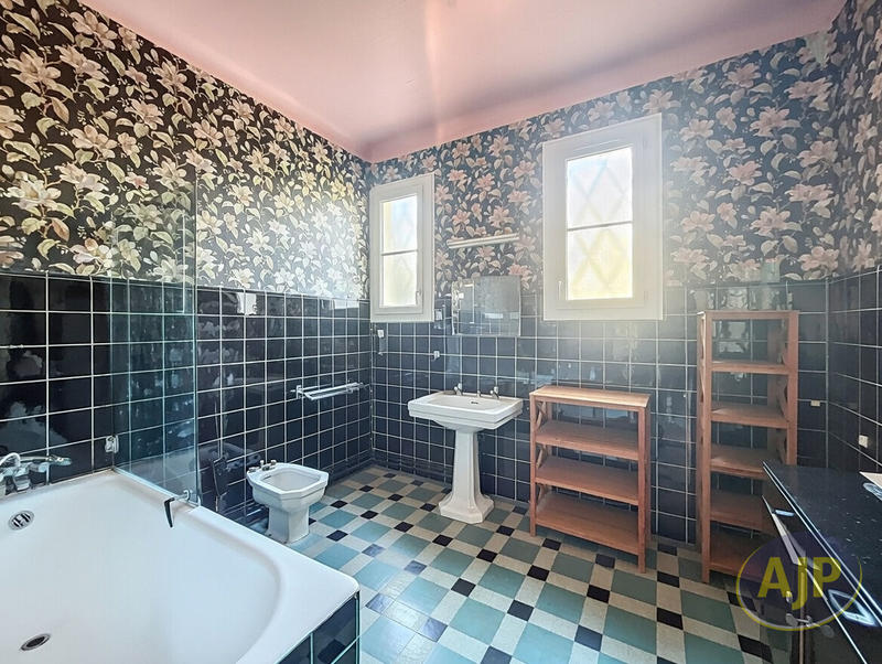 Maison - 186 m² - 5 pièces