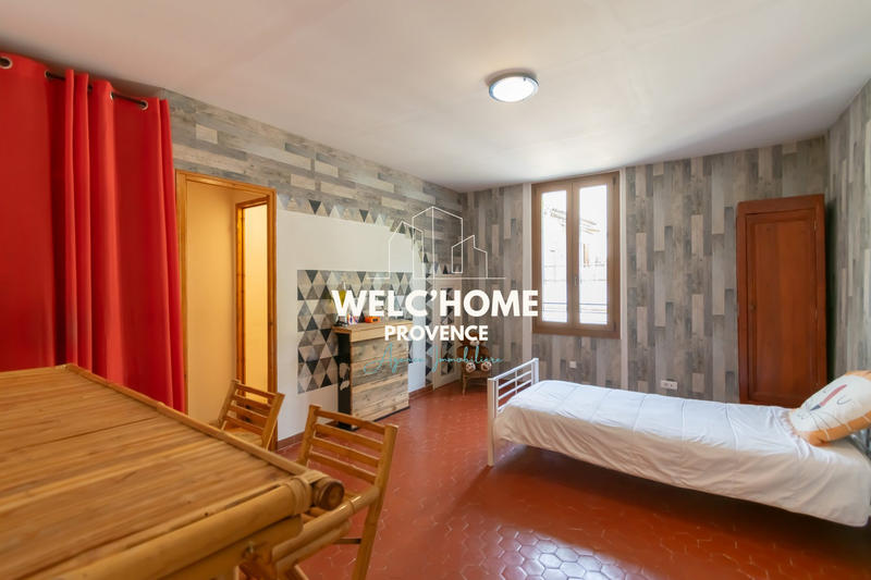 Maison - 210 m² - 8 pièces