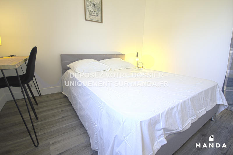 Chambre - 10 m² - 6 pièces