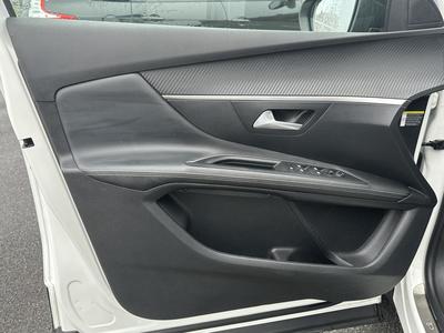 Peugeot 3008 Allure 1.2 Turbo 130 Eat8