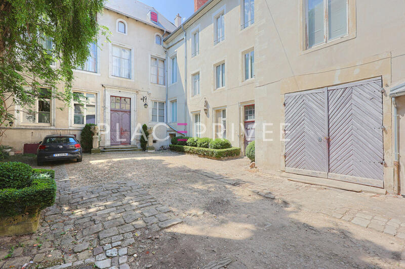 Appartement - 85 m² - 3 pièces