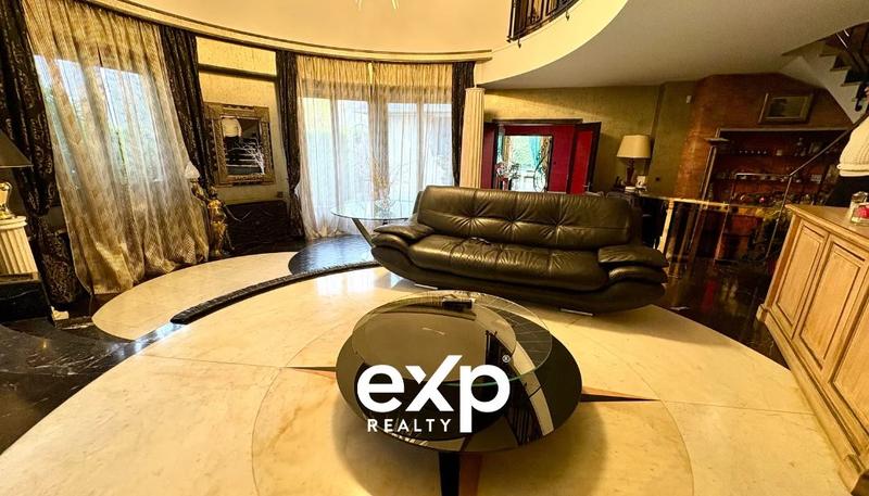 Propriété - 230 m² - 7 pièces