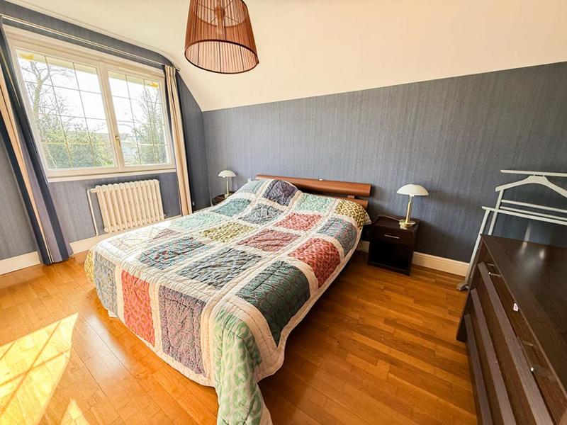 Maison - 220 m² - 12 pièces