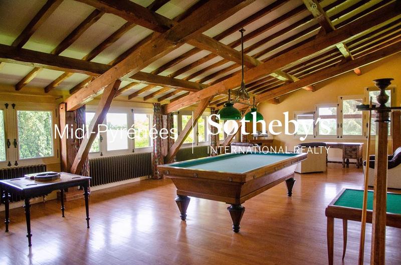 Maison - 550 m² - 20 pièces