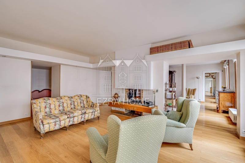 Appartement - 144 m² - 4 pièces