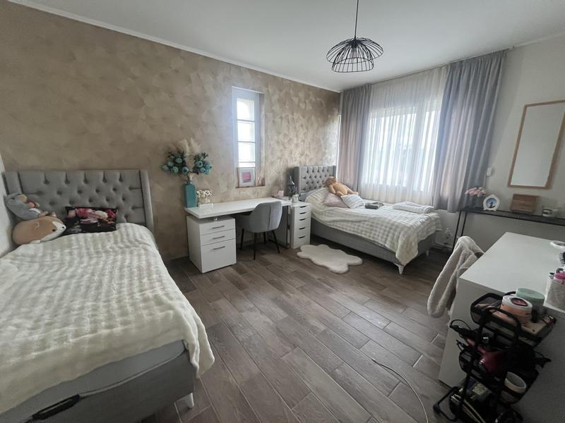 Villa - 250 m² - 5 pièces