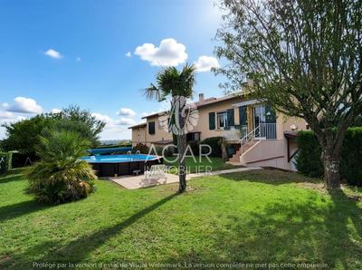 Maison - 151 m² - 6 pièces