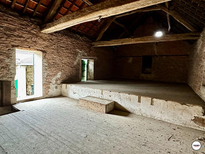 Maison - 216 m² - 8 pièces