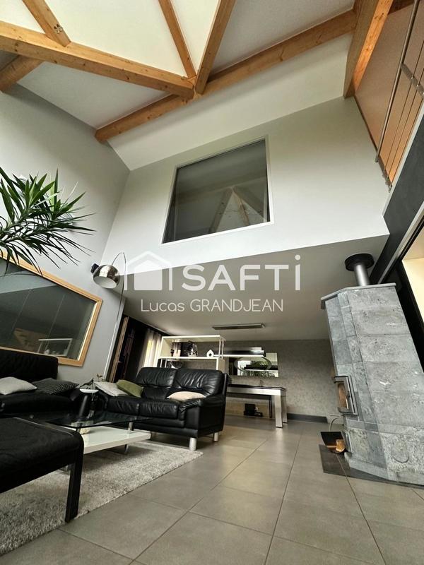 Maison - 280 m² - 10 pièces