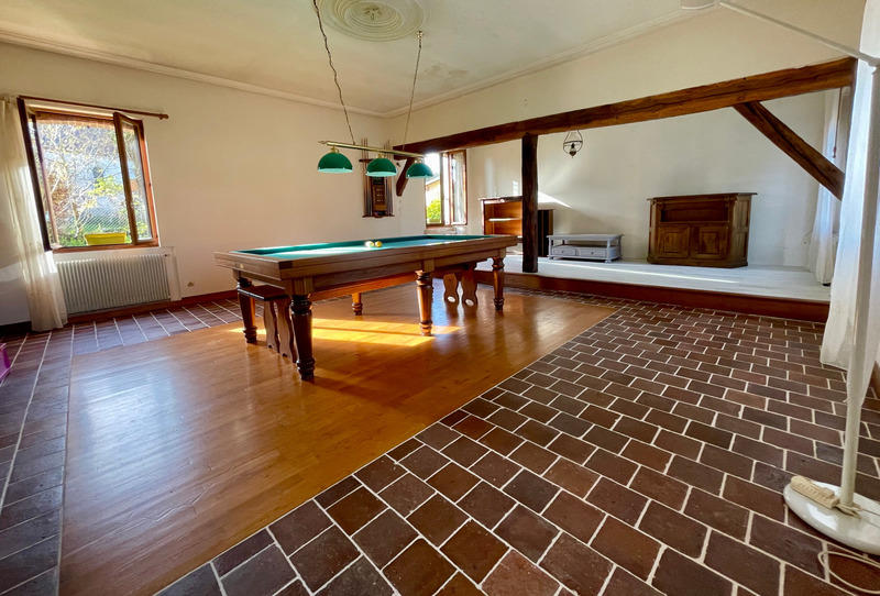 Maison - 210 m² - 7 pièces