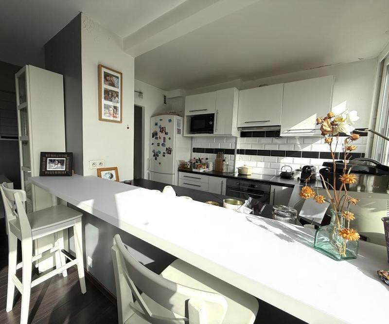 Appartement - 80 m² - 5 pièces