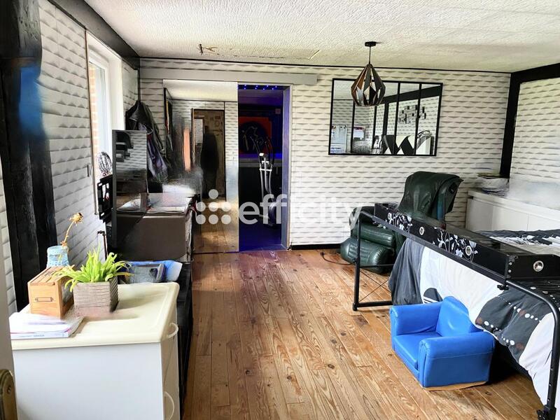 Maison - 350 m² - 8 pièces