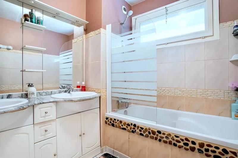 Appartement - 86 m² - 4 pièces