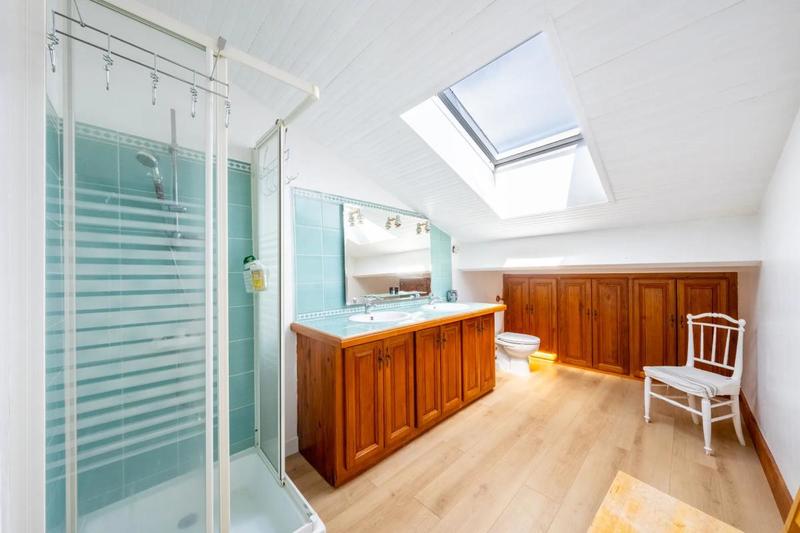 Maison - 193 m² - 7 pièces