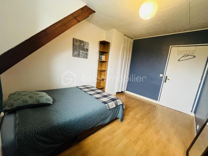 Maison - 222 m² - 8 pièces