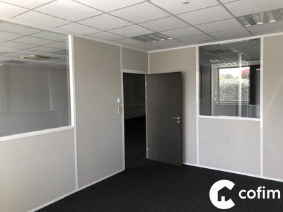Bureau - 151 m²