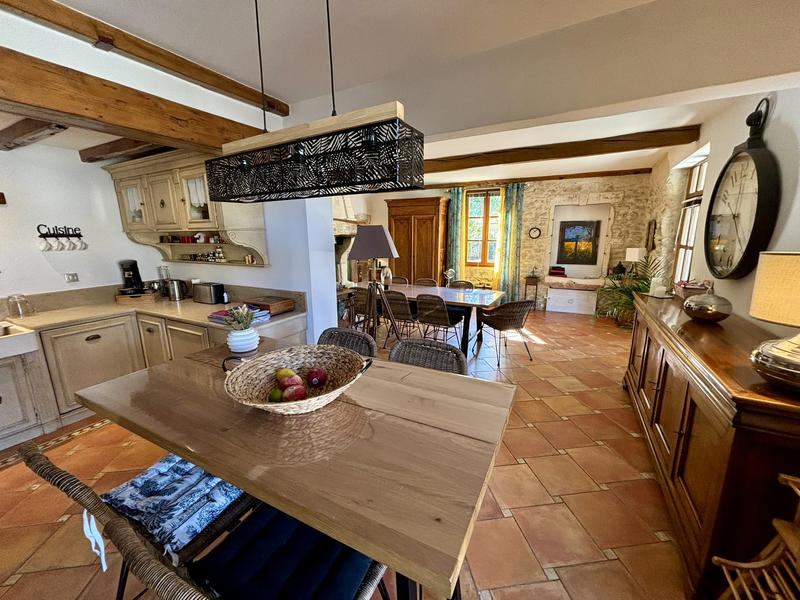 Mas - 260 m² - 12 pièces