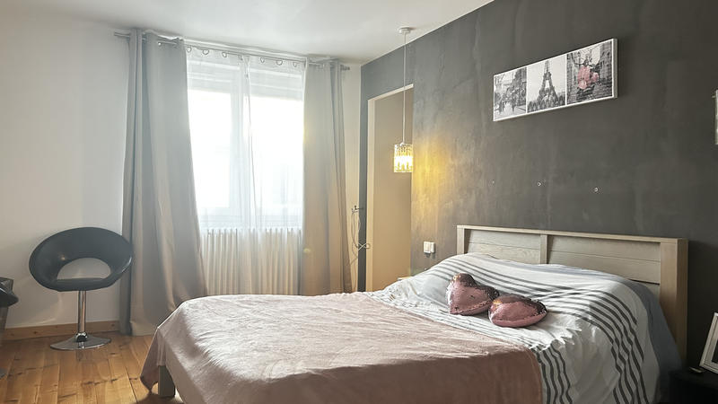 Maison - 217 m² - 6 pièces