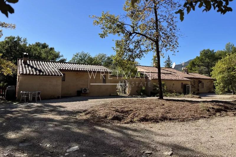 Villa - 188 m² - 8 pièces