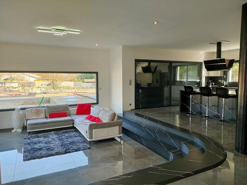 Maison - 224 m² - 7 pièces