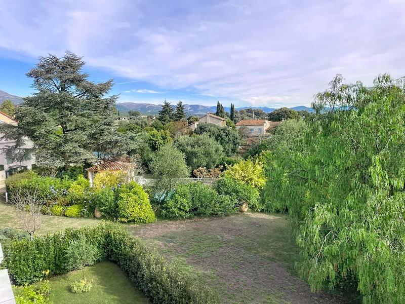 Appartement - 92 m² - 4 pièces