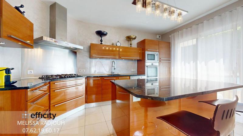 Maison - 167 m² - 6 pièces