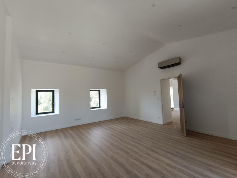 Propriété - 450 m² - 10 pièces