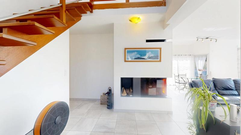 Maison - 178 m² - 8 pièces