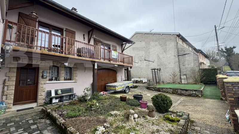 Maison - 213 m² - 8 pièces