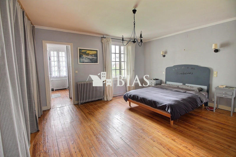 Maison ancienne - 350 m² - 10 pièces