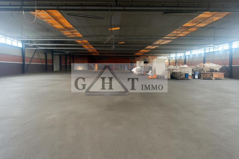 Entrepôt - 2 550 m²