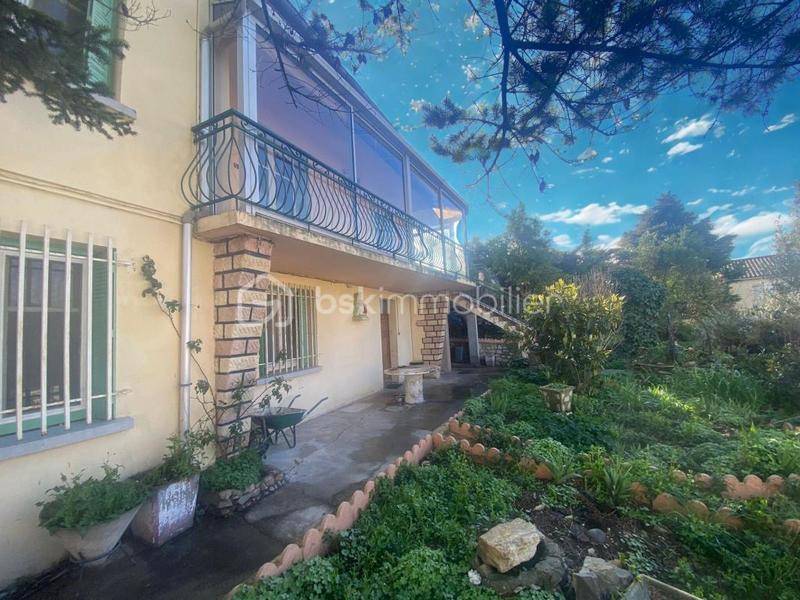 Maison - 140 m² - 5 pièces