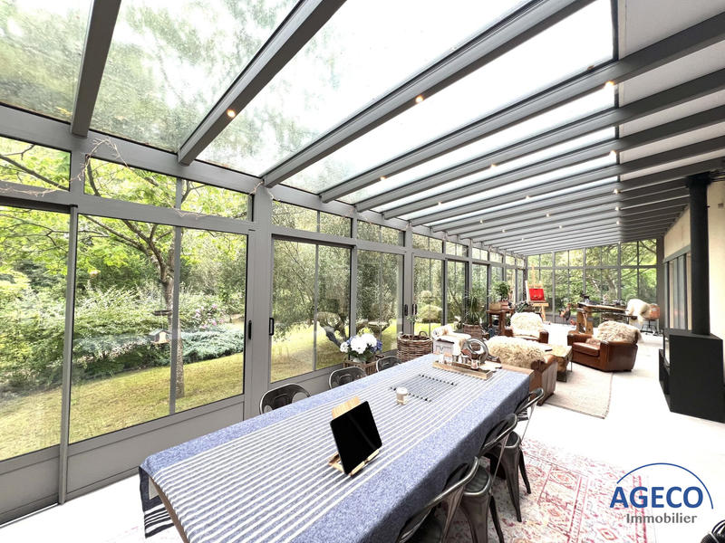 Villa - 348 m² - 6 pièces